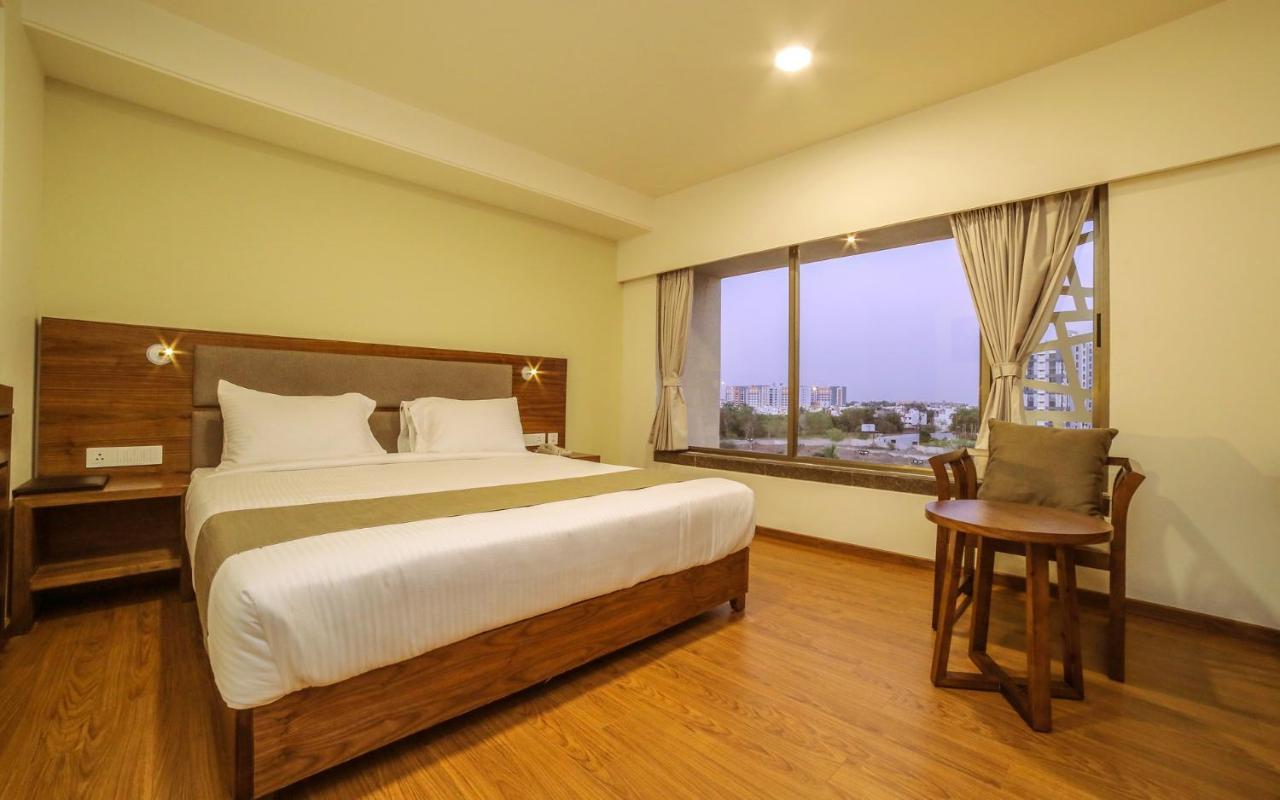 The Basil Park Hotel Bhavnagar Exterior photo