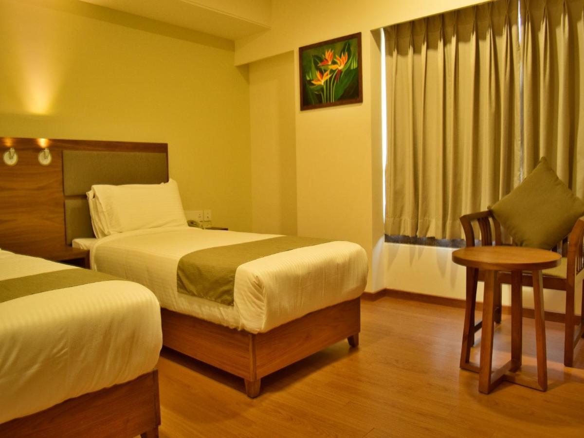 The Basil Park Hotel Bhavnagar Exterior photo