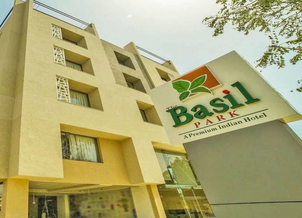 The Basil Park Hotel Bhavnagar Exterior photo