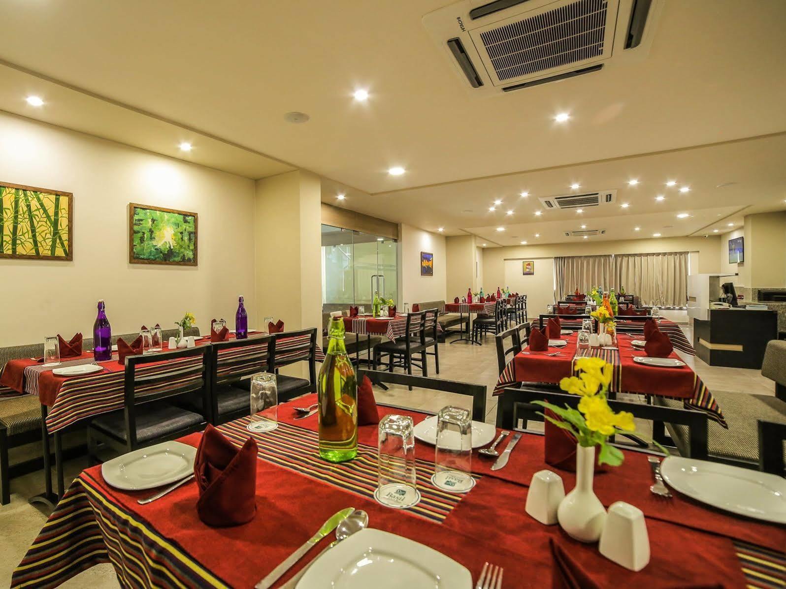 The Basil Park Hotel Bhavnagar Exterior photo